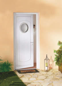 Porte d'entrée en PVC de chez Menuiseries Françaises - MBA MENUISERIE